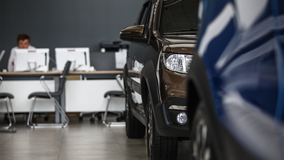 Продажи легковых автомобилей в 2025 году сократились на 16%