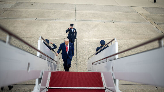 Трамп продолжил путь в Давос после неполадок с самолетом
