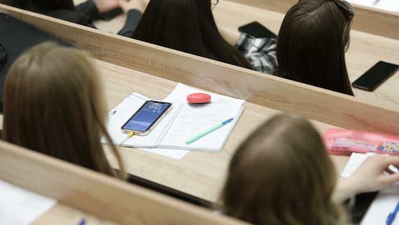 Ректор МПГУ напомнил о решении властей сократить часы иностранных языков