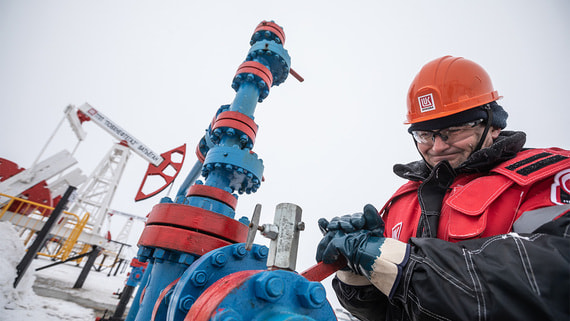 Добыча нефти в России в 2025 году незначительно снизилась