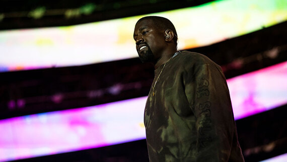 Канье Уэст объяснил свои антисемитские высказывания «травмой лобной доли»