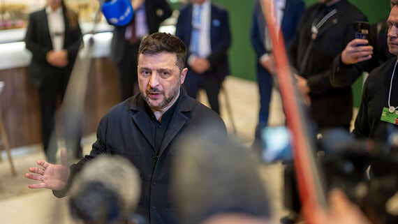 Зеленский призвал принять Украину в ЕС в 2027 году