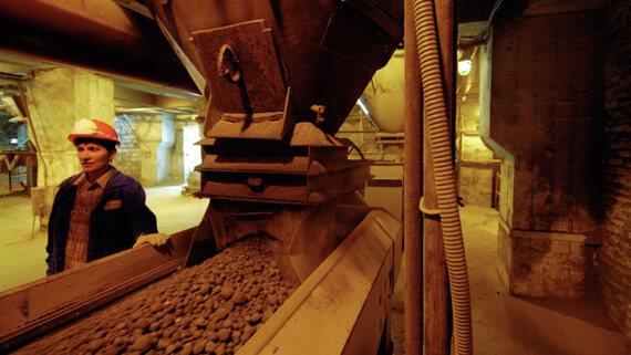 ГП просит обратить акции "Новоросцемента" на 45 млрд рублей в казну государства