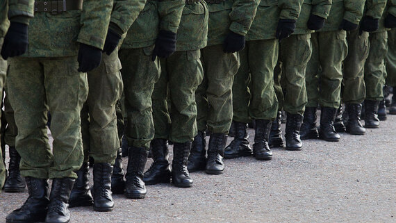 В ЕС подтвердили разработку запрета на въезд для российских военных