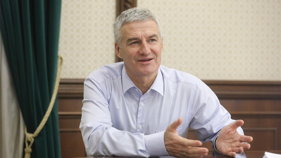 Парфенчиков отчитал минфин Карелии за идею отказаться от такси и ресторанов