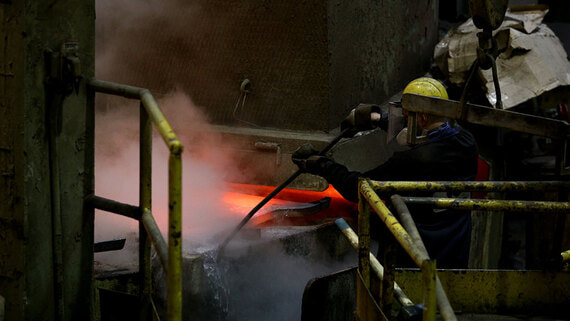 Спад деловой активности в обрабатывающих отраслях РФ замедлился в январе