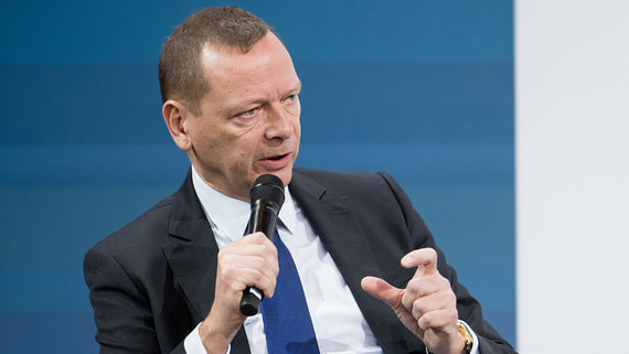 L'Express: советник Макрона Бонн провел переговоры с Ушаковым в Москве